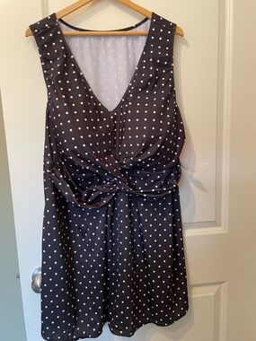NWT Polka Dot Twist-Front Plus Sized SwimTop-8X